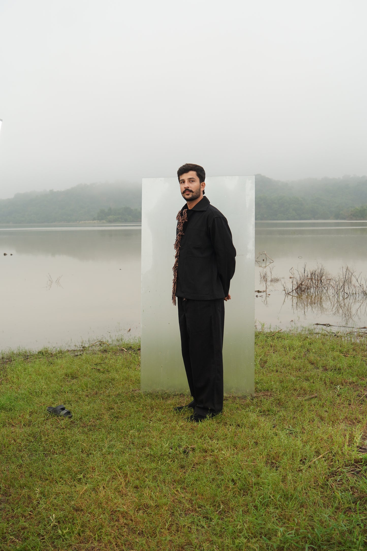 This black Luna unisex denim jacket is embroidered with wool.